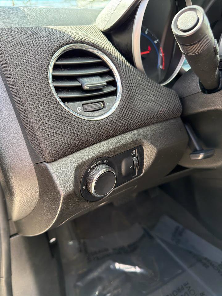 Used 2012 Chevrolet Cruze LT image 14