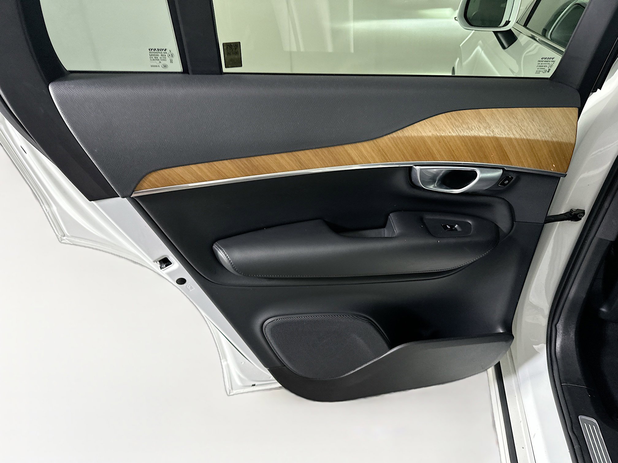 Used 2024 Volvo XC90 B5 Plus image 27