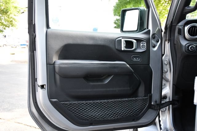 Used 2019 Jeep Wrangler Unlimited Sahara AWD/4WD image 15