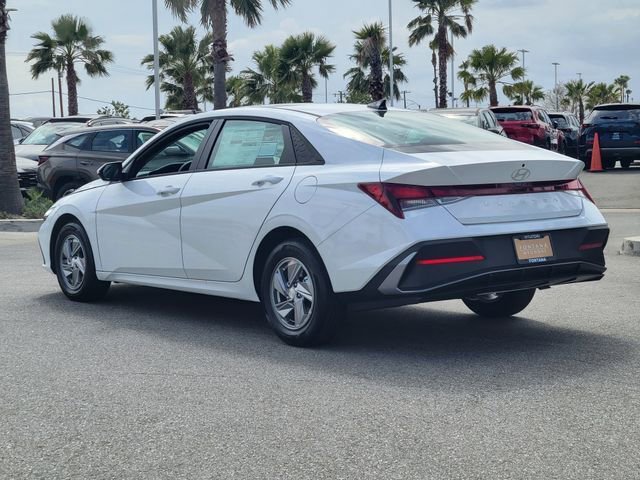 New 2026 Hyundai Elantra SE FWD image 3