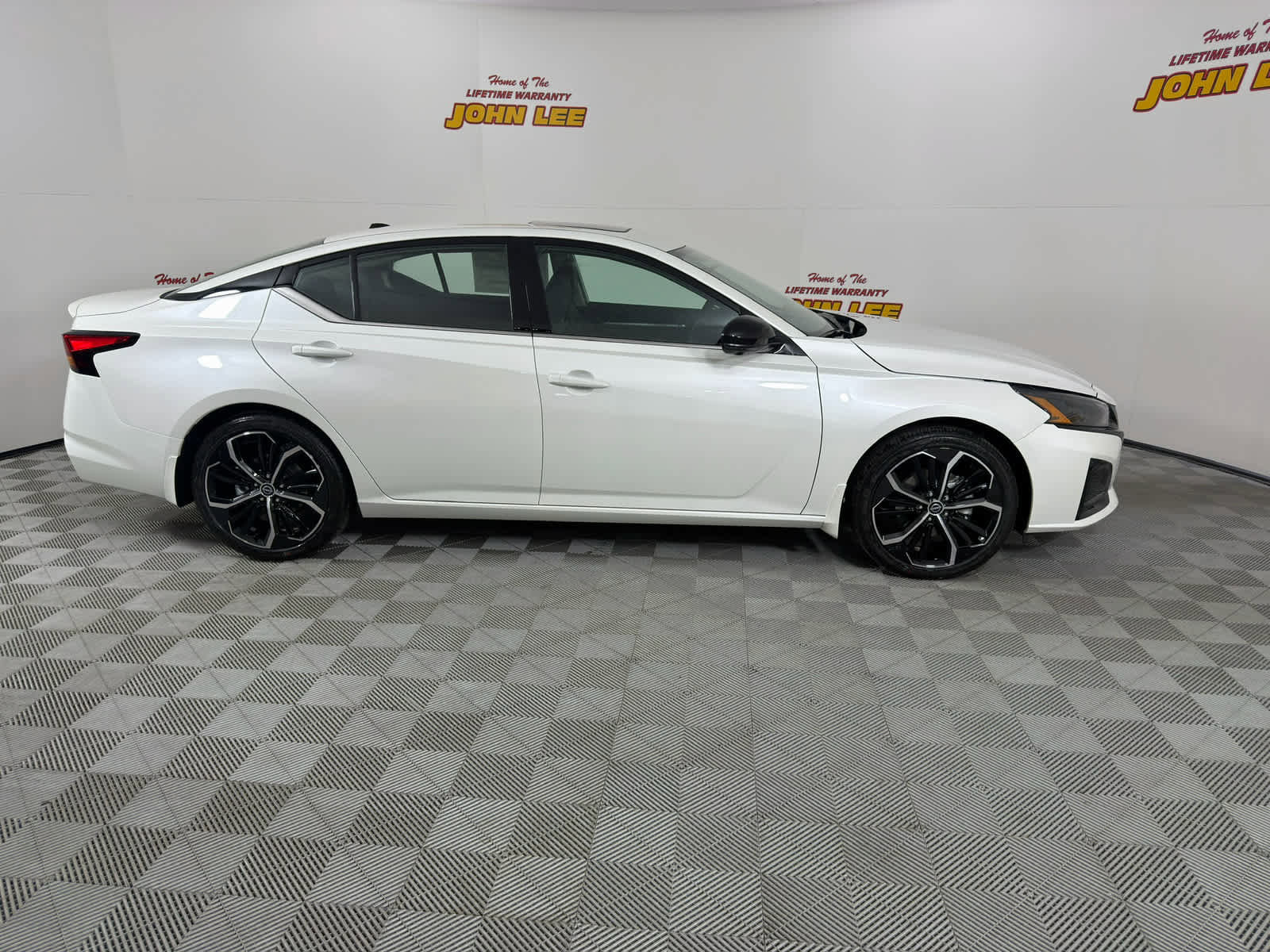 New 2026 Nissan Altima 2.5 SR w/ SR Premium Package image 7