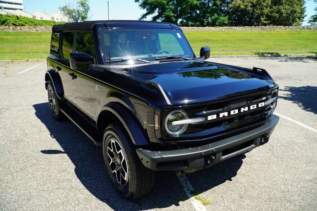 Used 2022 Ford Bronco Outer Banks image 1