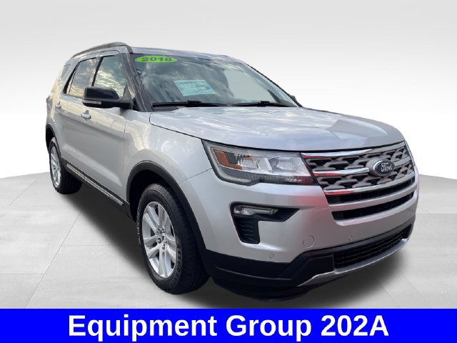 Used 2018 Ford Explorer XLT w/ Equipment Group 202A AWD/4WD image 7