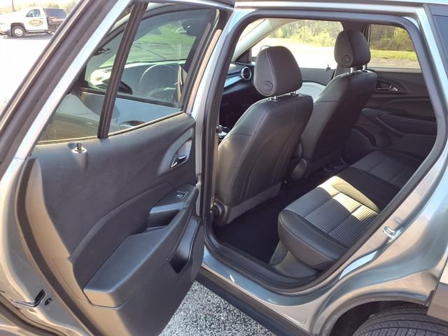 Used 2025 Chevrolet Trax LT w/ LT Convenience Package FWD image 76