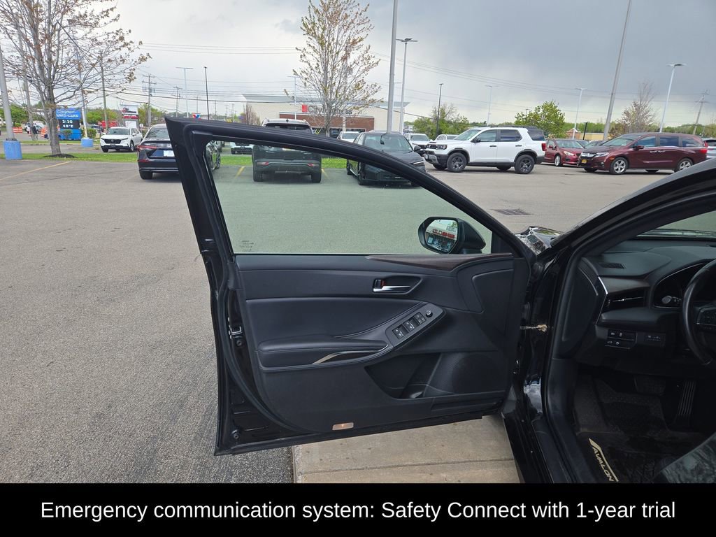 Used 2020 Toyota Avalon XLE w/ Moonroof Package FWD image 12