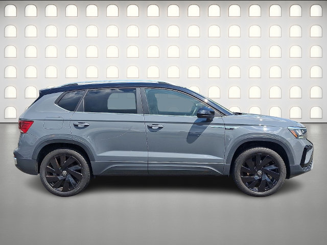 Used 2024 Volkswagen Taos SE AWD/4WD image 8