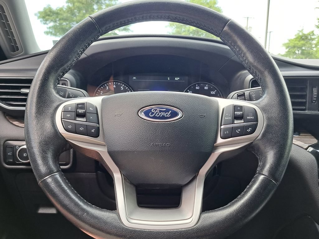 Used 2023 Ford Explorer Limited AWD/4WD image 11