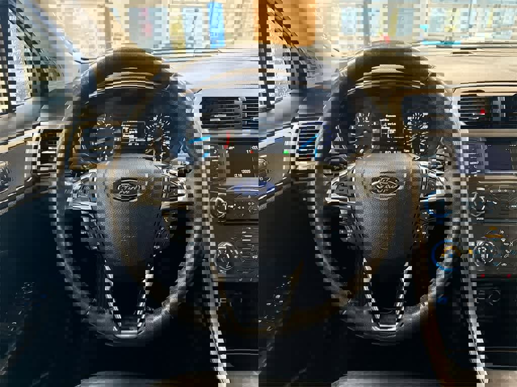 Used 2017 Ford Fusion SE image 23