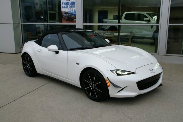 Used 2024 MAZDA MX-5 Miata Grand Touring w/ Weather Package image 2
