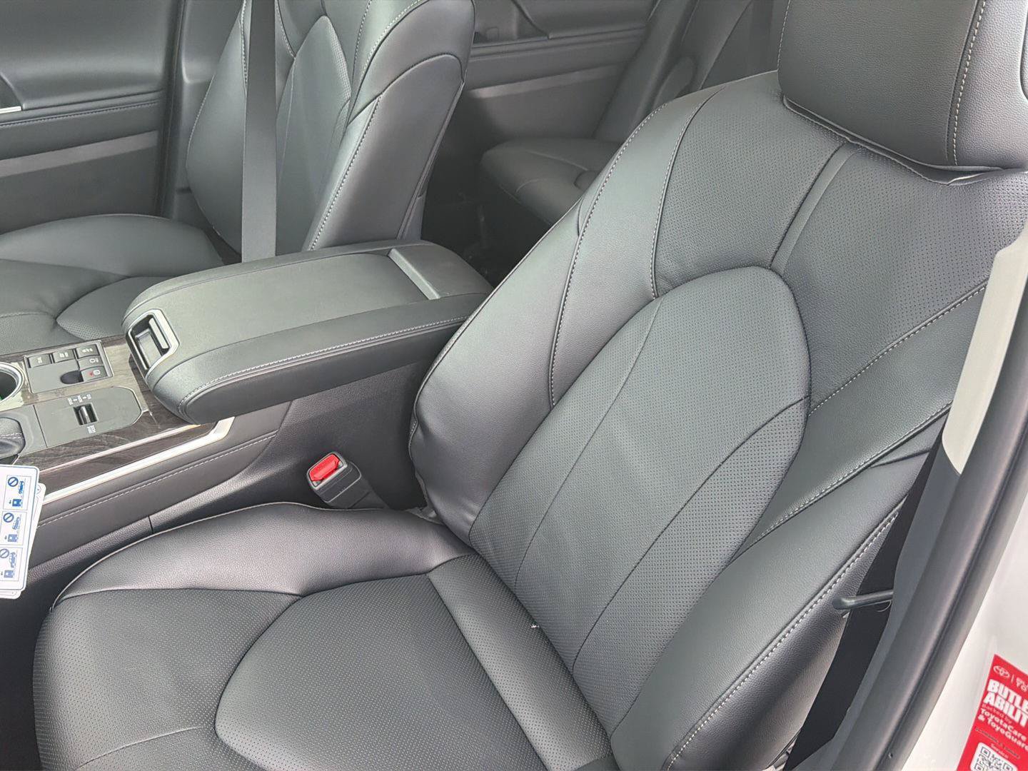 New 2026 Toyota Highlander Limited AWD/4WD image 30