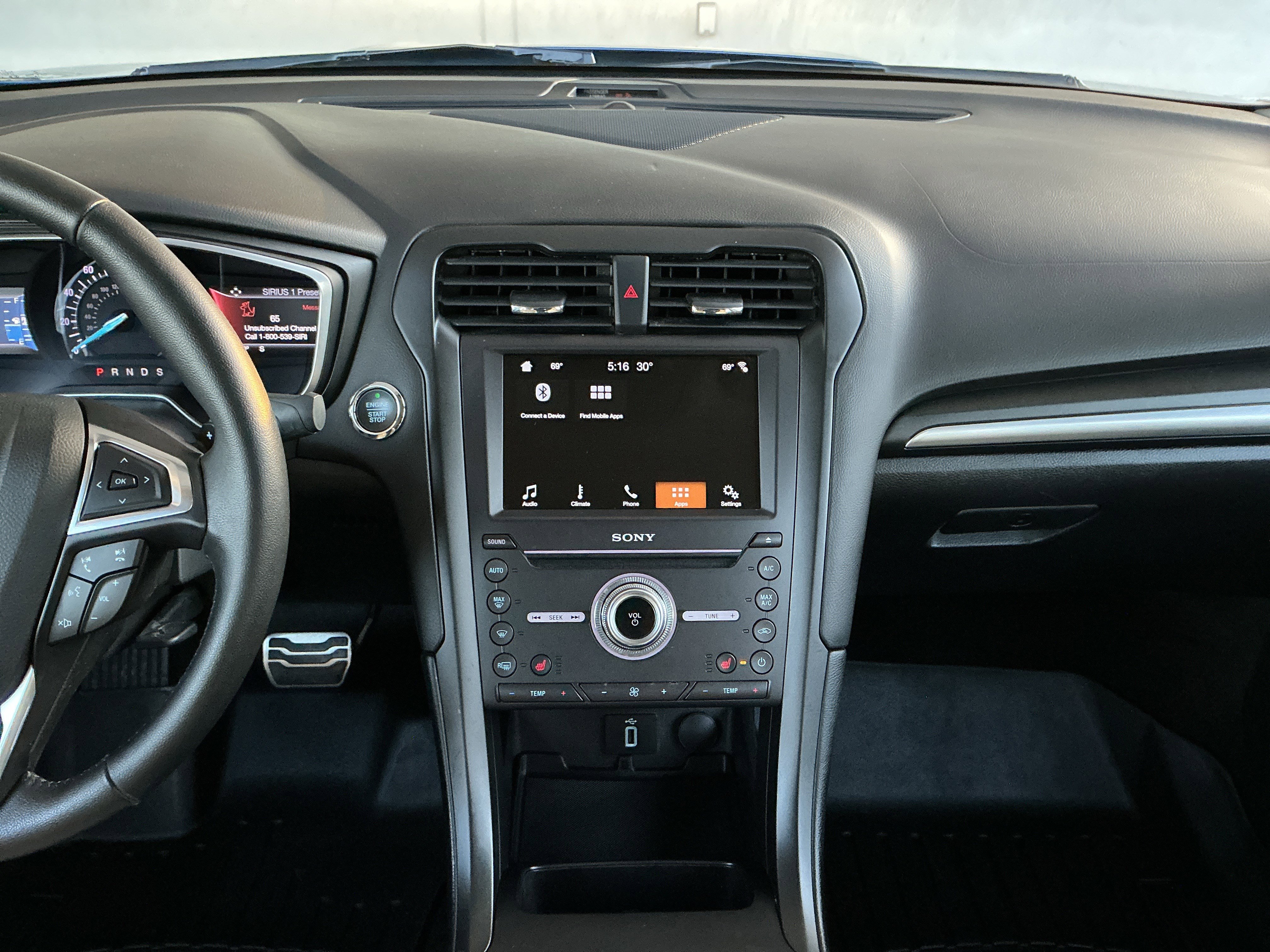 Used 2017 Ford Fusion Titanium image 9