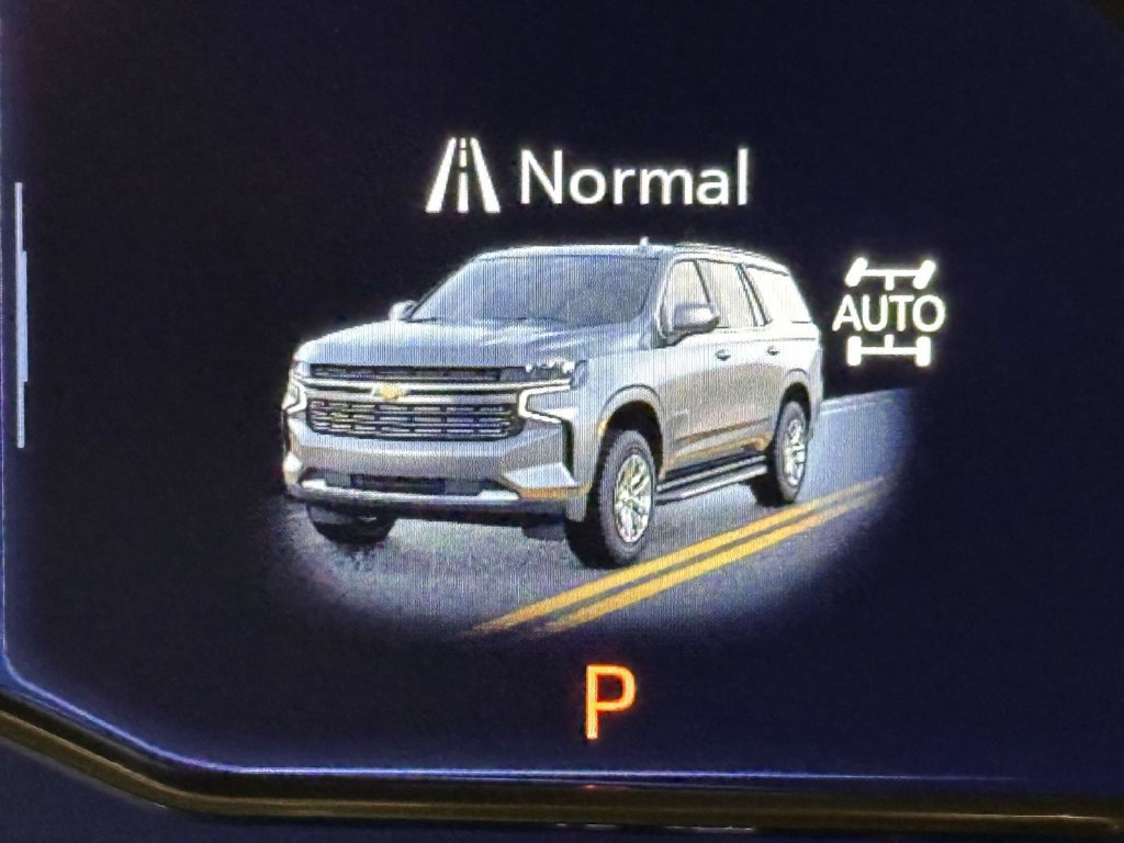 Used 2023 Chevrolet Tahoe Z71 w/ Luxury Package AWD/4WD image 29