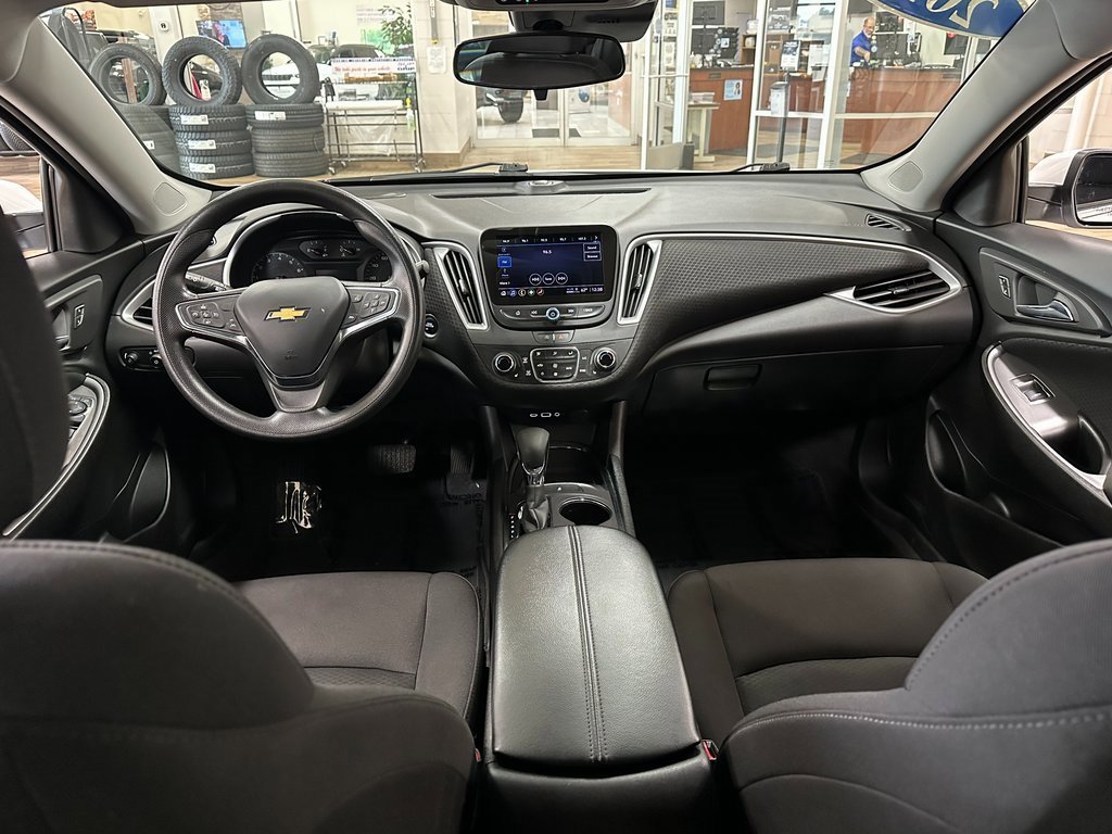 Used 2023 Chevrolet Malibu LT image 11