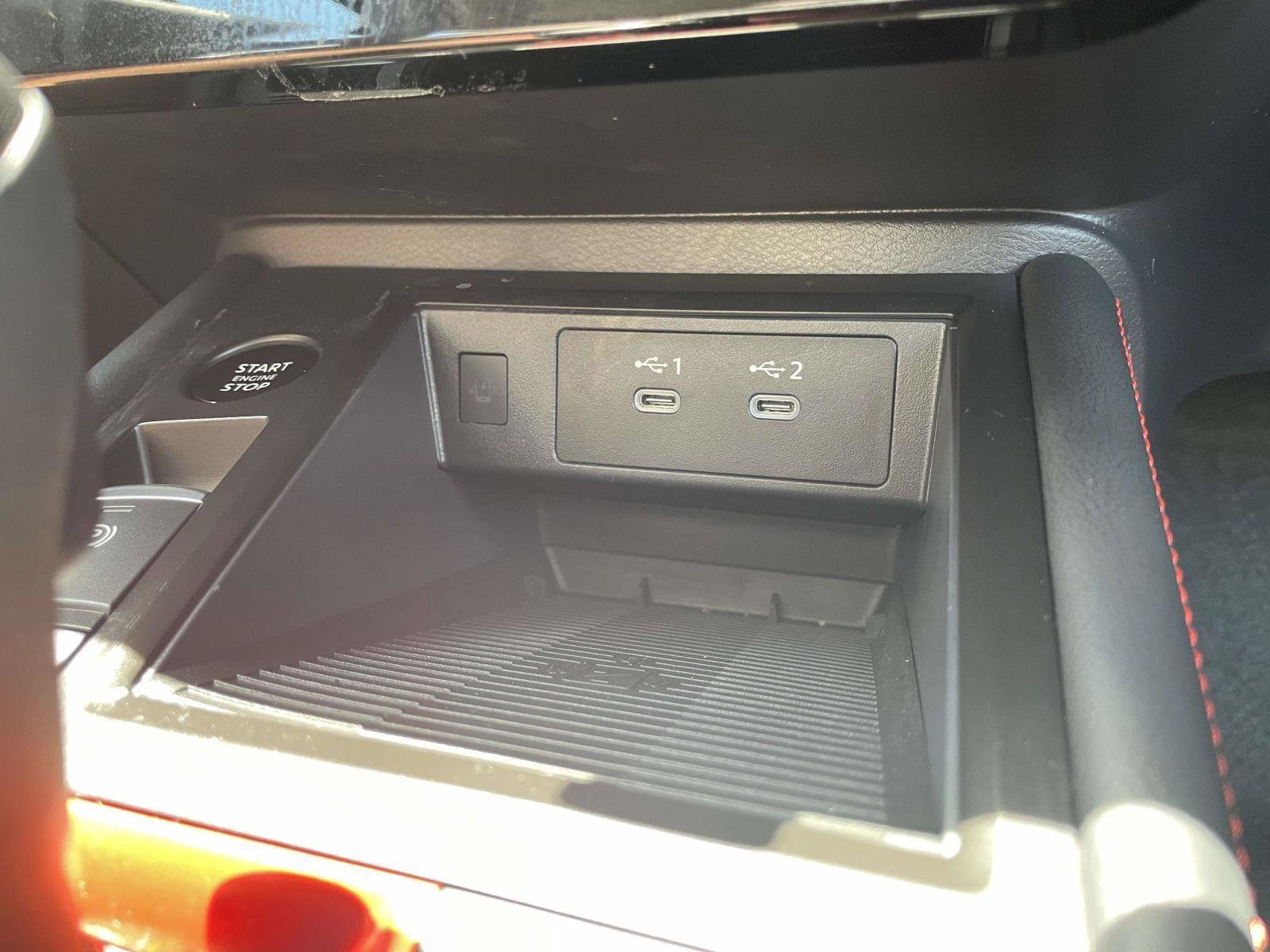 Used 2025 Nissan Kicks SR FWD image 30