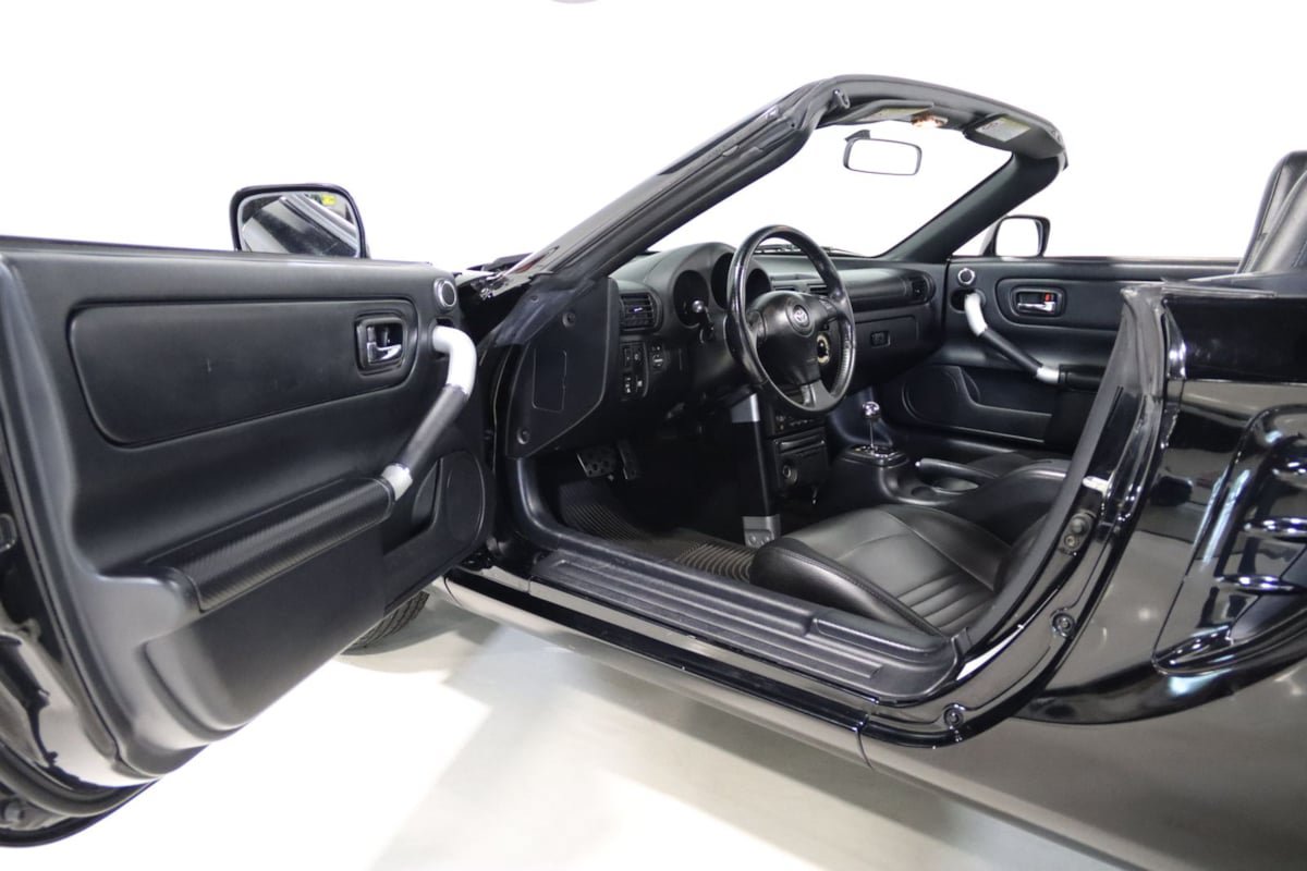 Used 2004 Toyota MR2 RWD image 37