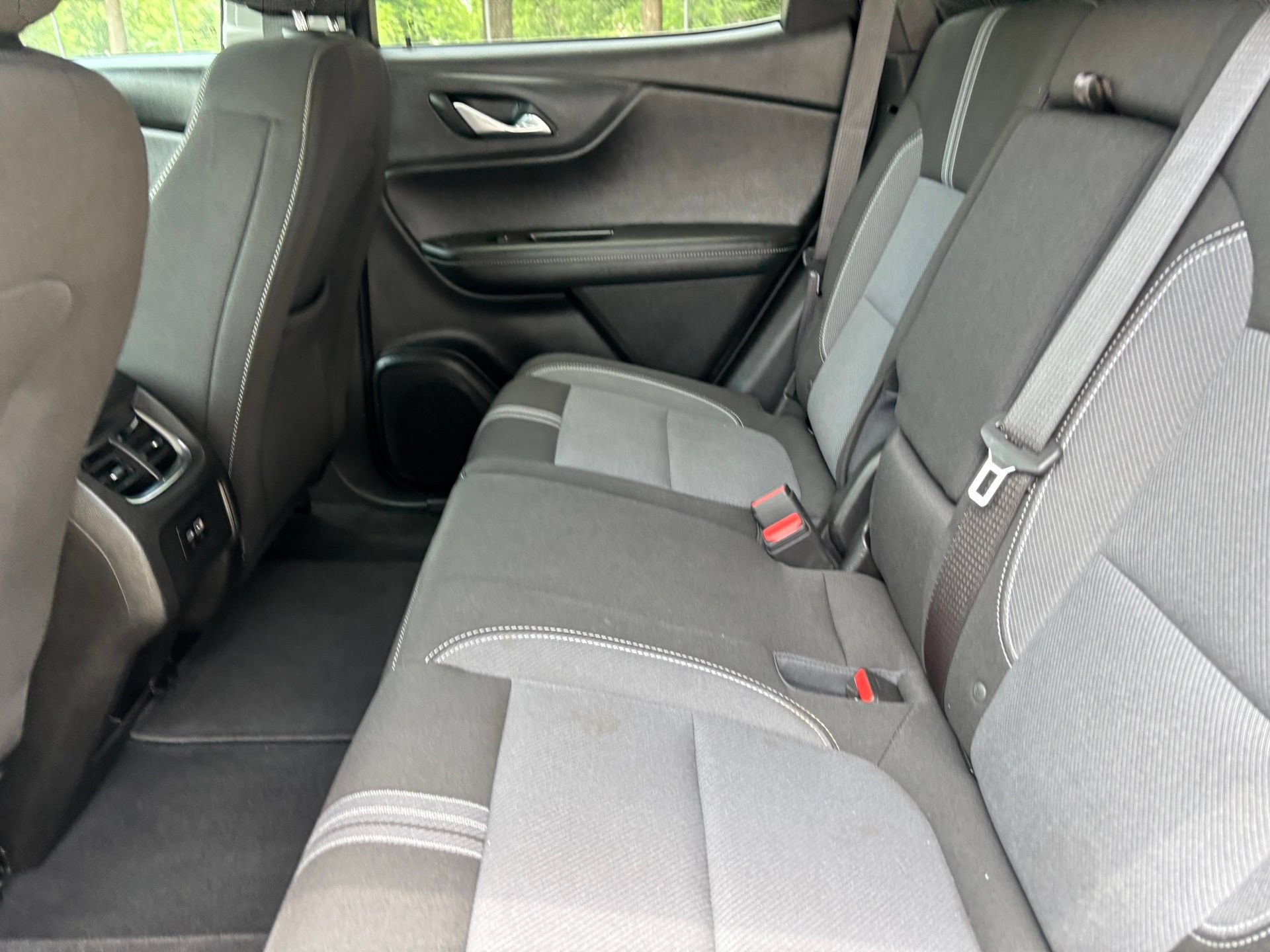 Used 2025 Chevrolet Blazer LT FWD image 28