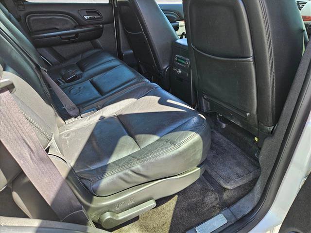 Used 2012 Cadillac Escalade Premium AWD/4WD image 23