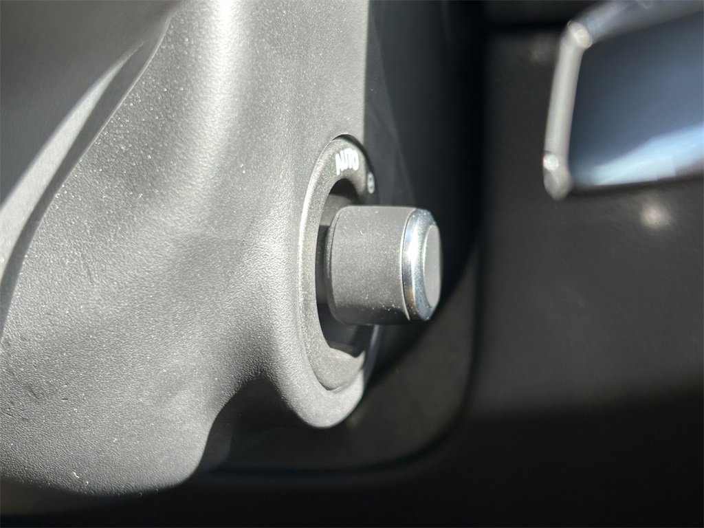 Used 2024 Jaguar F-PACE R-Dynamic S image 31