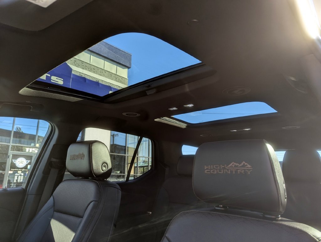 Used 2022 Chevrolet Traverse High Country AWD/4WD image 31