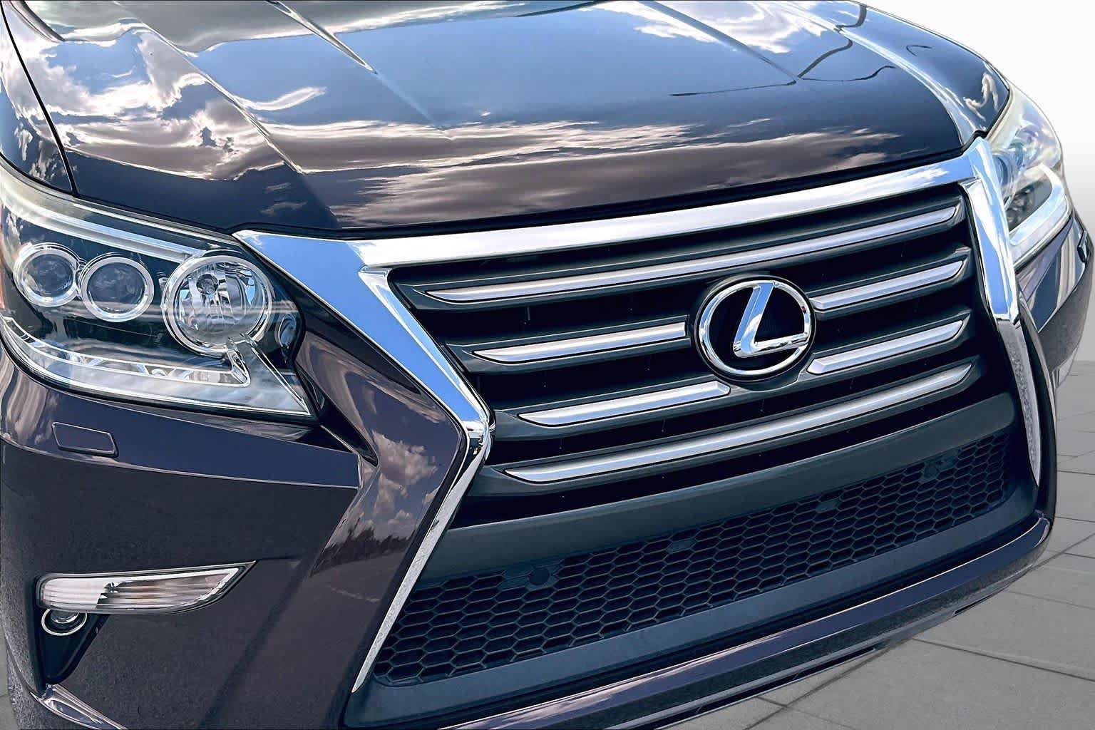 Used 2016 Lexus GX 460 w/ Premium Package AWD/4WD image 30