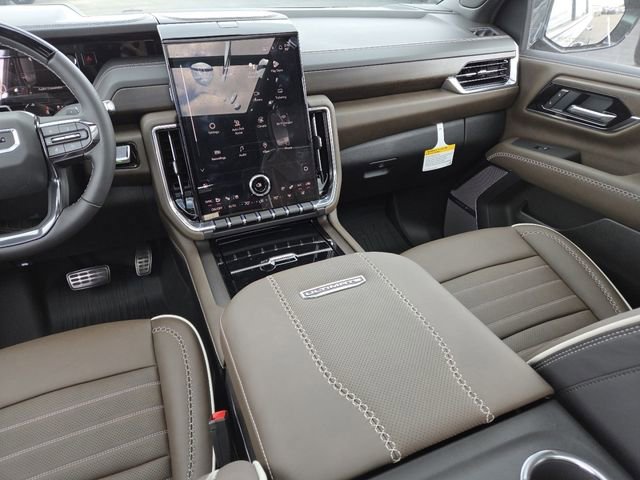New 2026 GMC Yukon XL Denali Ultimate w/ LPO, Floor Liner Package AWD/4WD image 36
