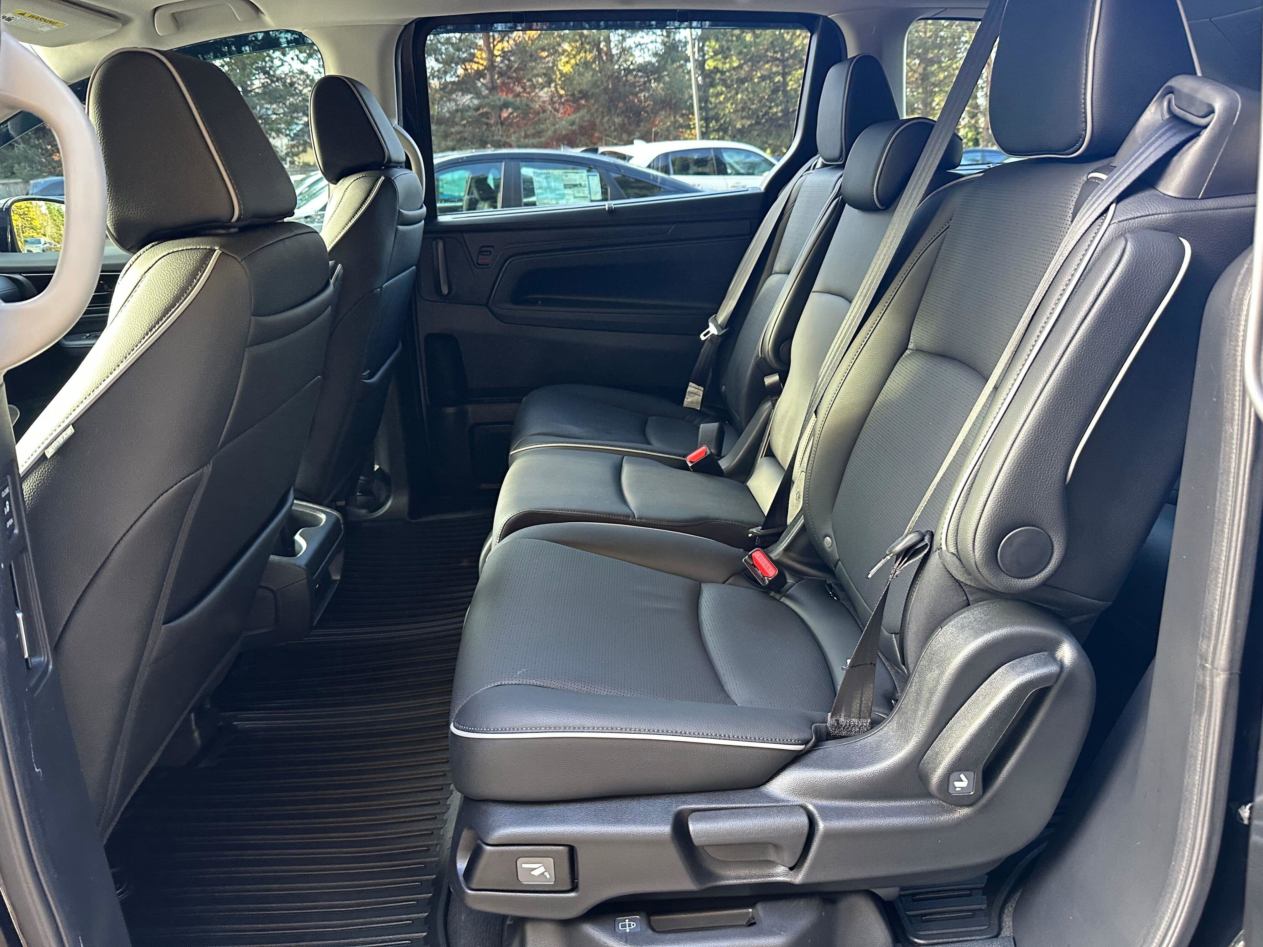 Used 2025 Honda Odyssey Elite image 14