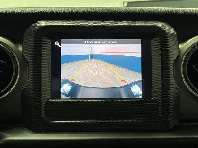 Used 2022 Jeep Gladiator Willys image 8