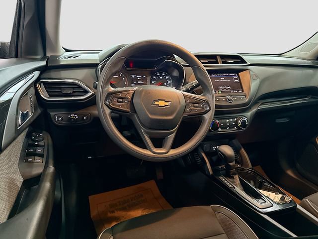 Used 2022 Chevrolet TrailBlazer LT w/ LPO, Blackout Package image 22