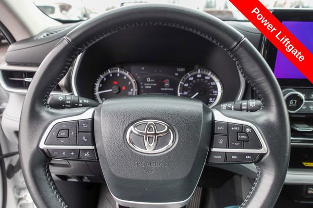 Certified 2023 Toyota Highlander XLE image 16