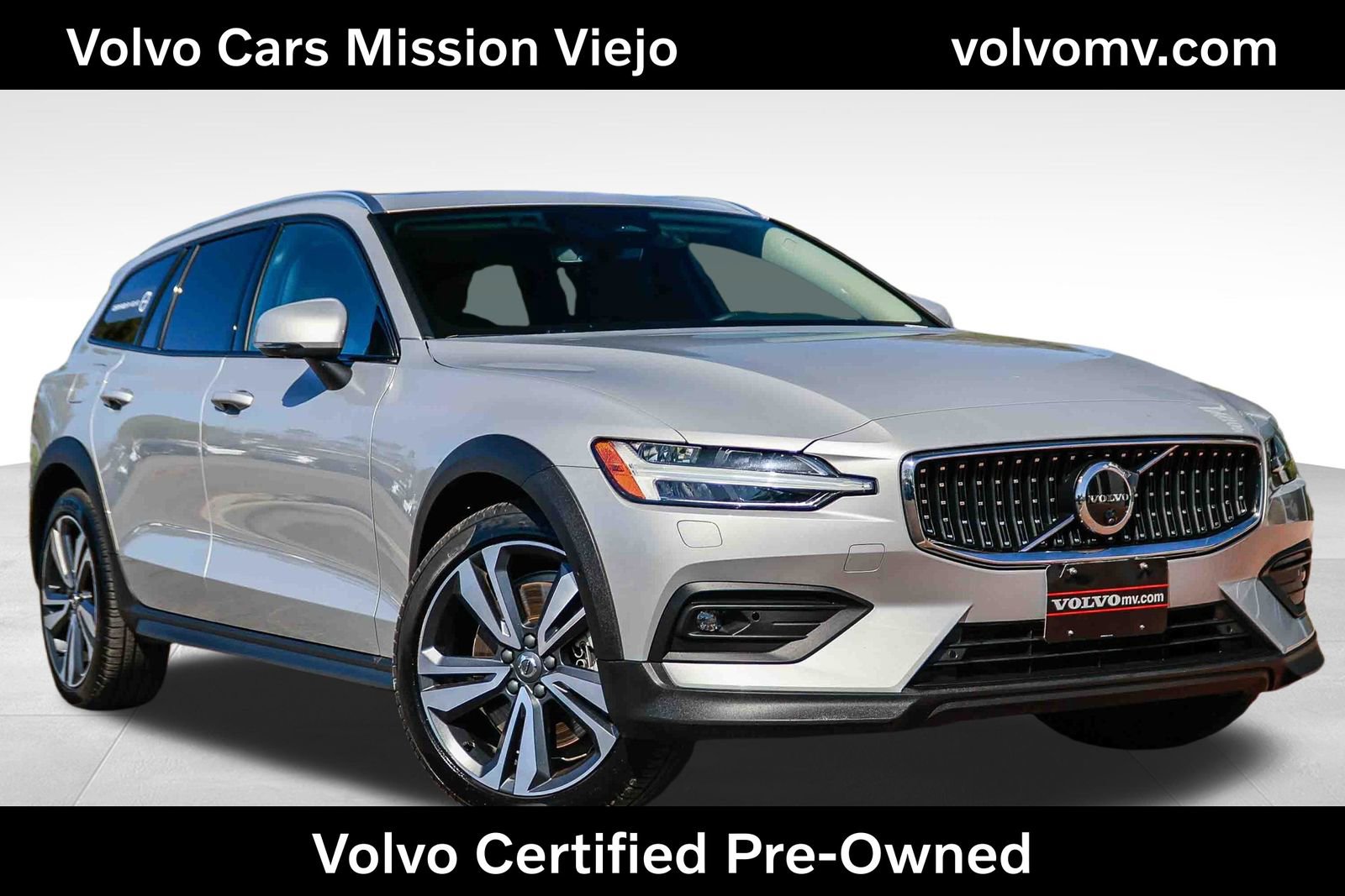 Used 2025 Volvo V60 B5 Cross Country Plus
