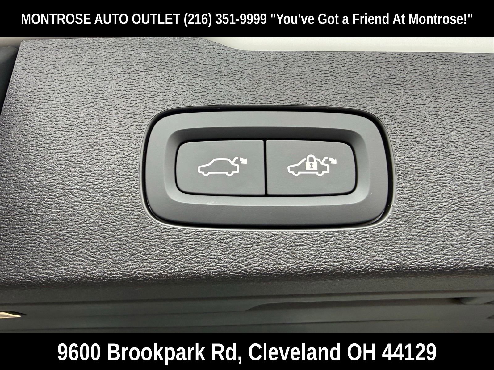 New 2026 Volvo V60 B5 Cross Country Ultra w/ Protection Package Premier image 43