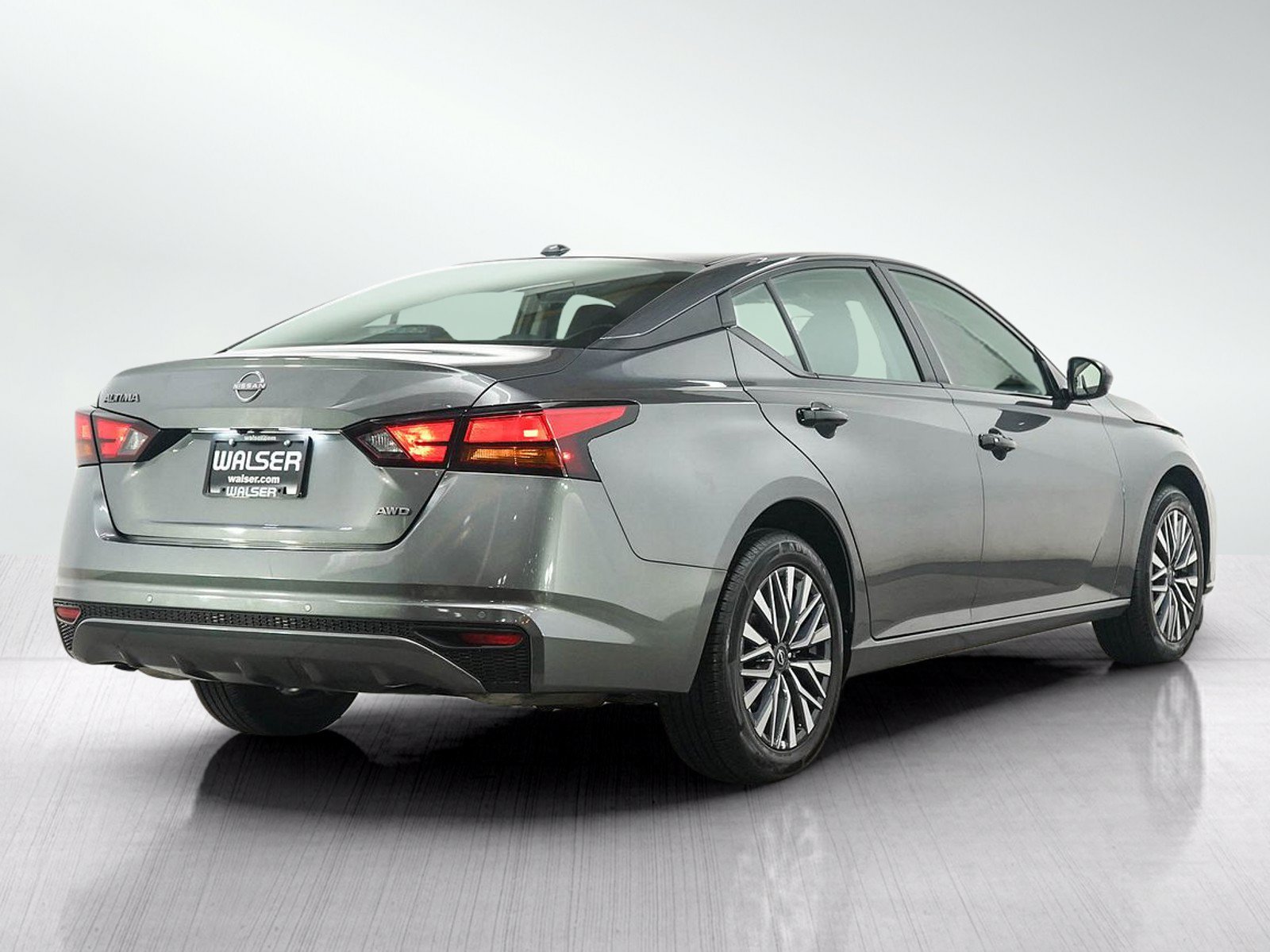 Used 2025 Nissan Altima 2.5 SV AWD/4WD image 5