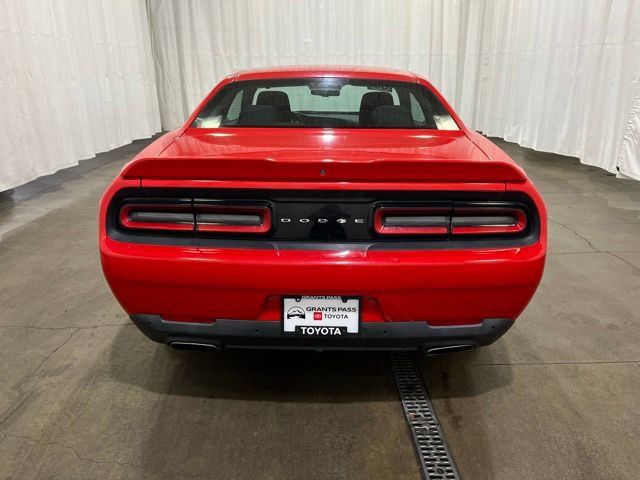 Used 2016 Dodge Challenger SXT RWD image 5
