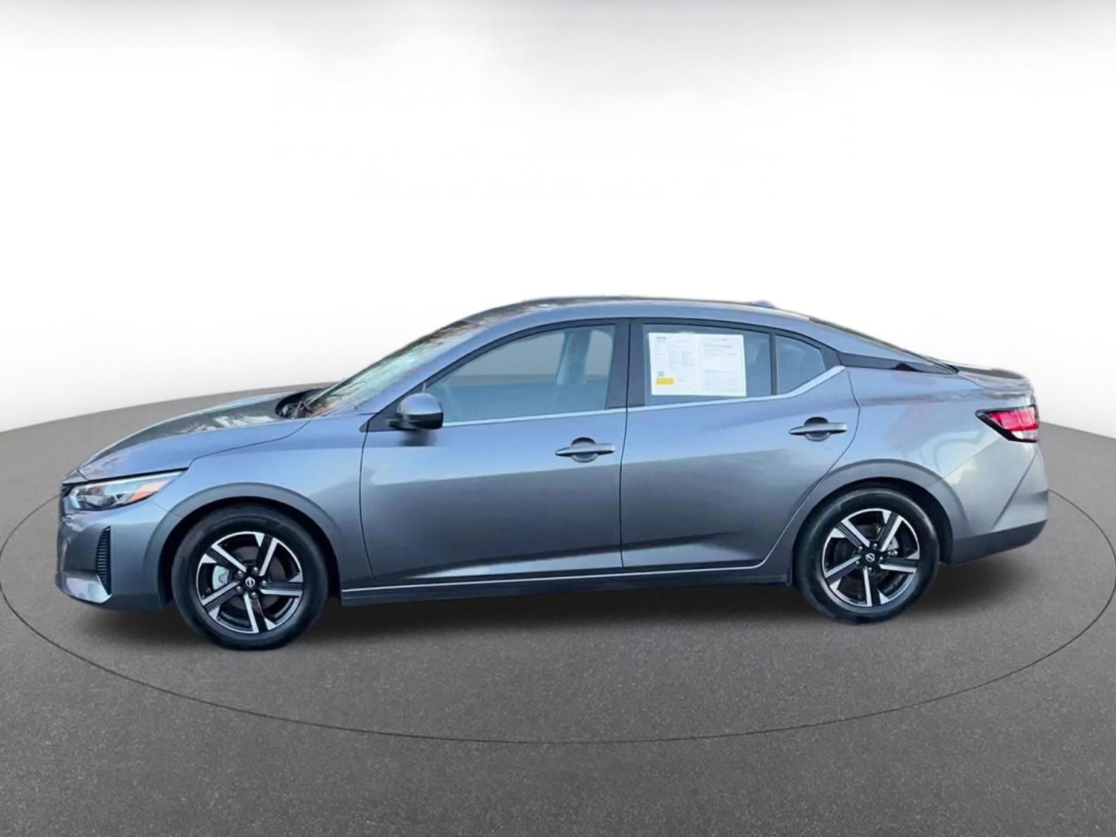 Used 2025 Nissan Sentra SV image 9