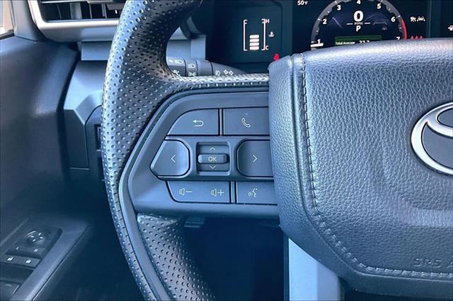 Certified 2025 Toyota Tacoma SR5 AWD/4WD image 24