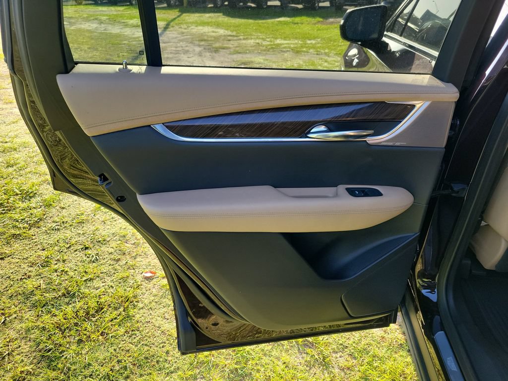 Used 2020 Cadillac XT6 Sport w/ Platinum Package AWD/4WD image 17