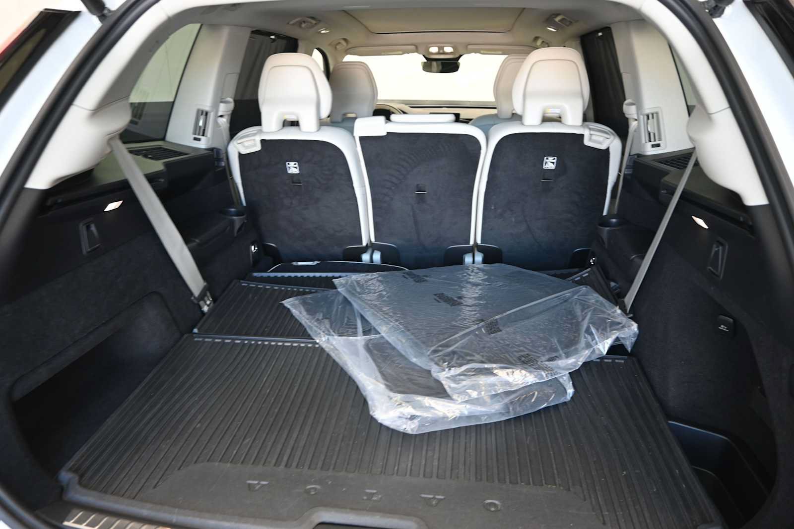 Used 2026 Volvo XC90 B6 Ultra w/ Protection Package AWD/4WD image 24