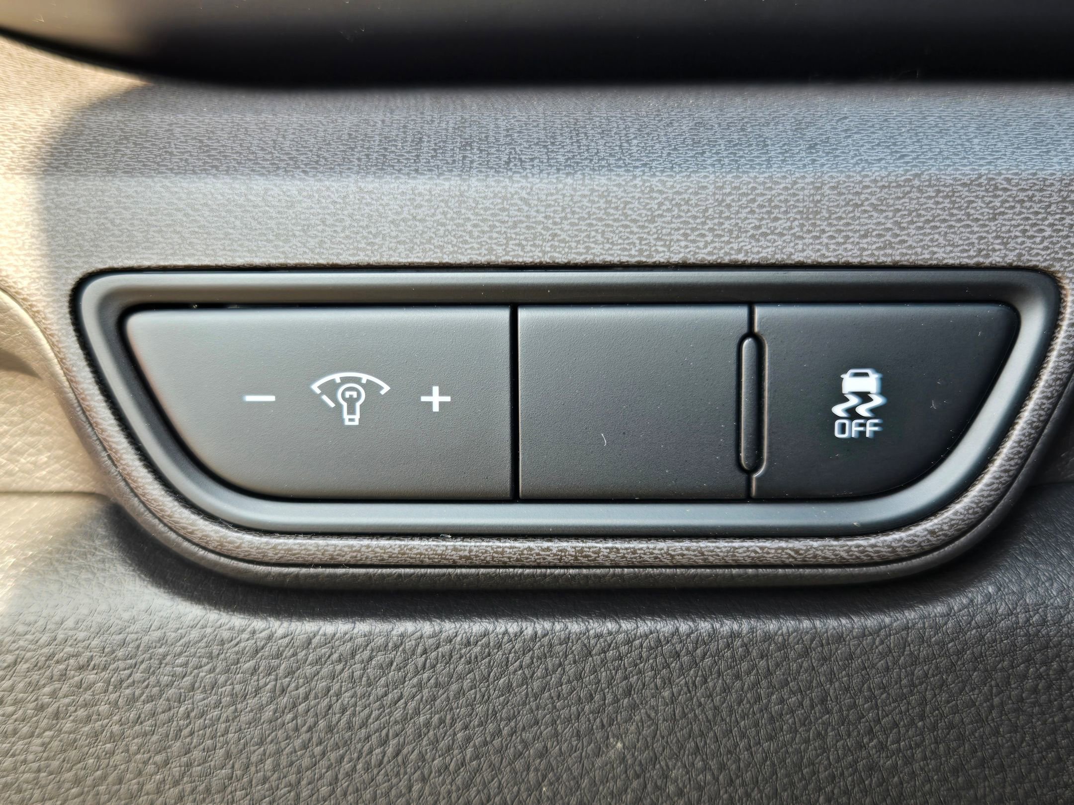 New 2026 Kia Carnival EX FWD image 24