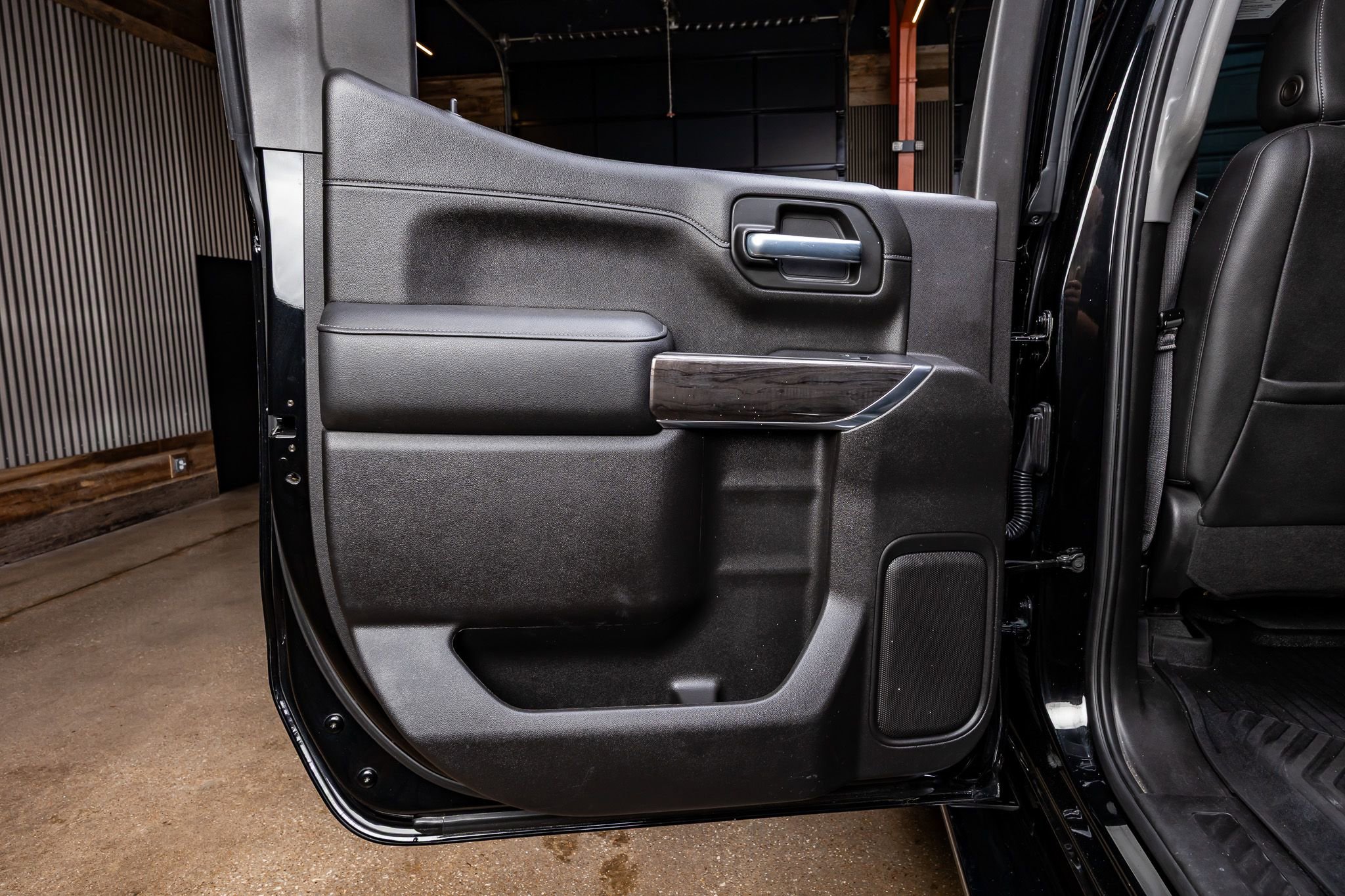 Used 2021 Chevrolet Silverado 1500 LTZ w/ Technology Package image 38