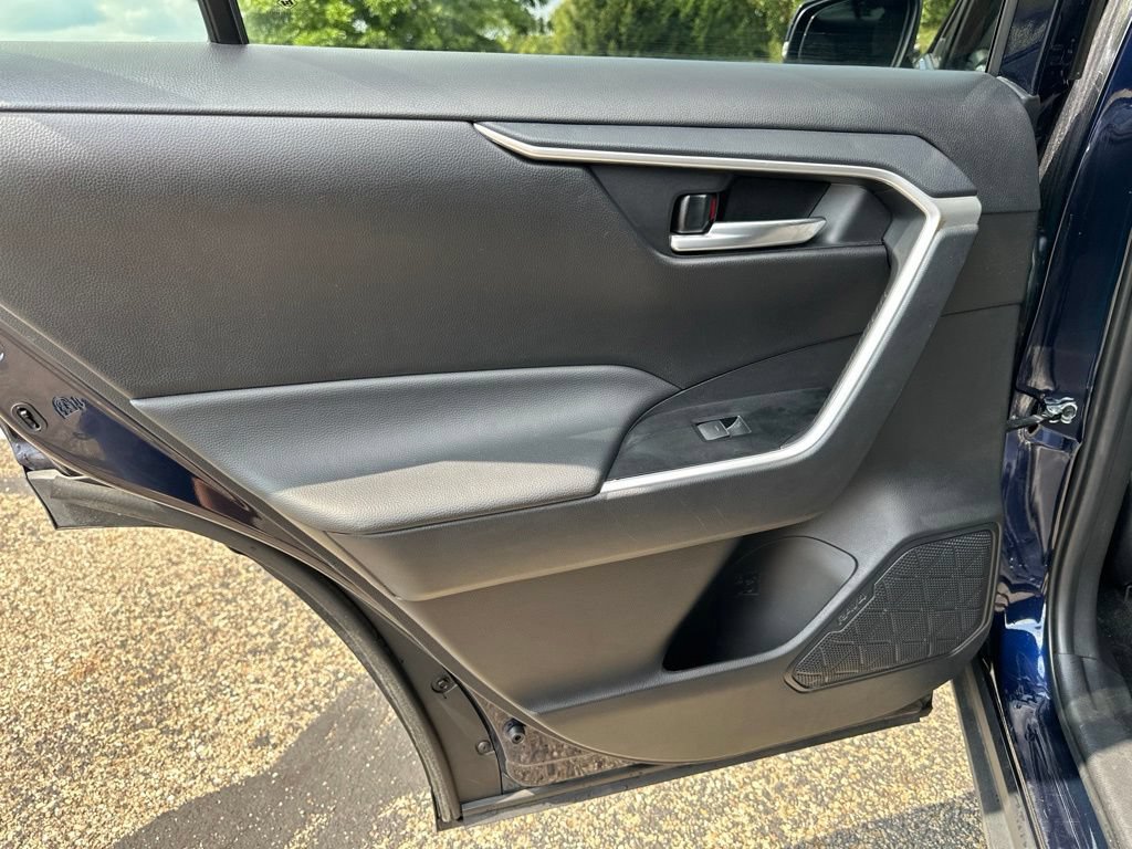 Used 2025 Toyota RAV4 XLE AWD/4WD image 31