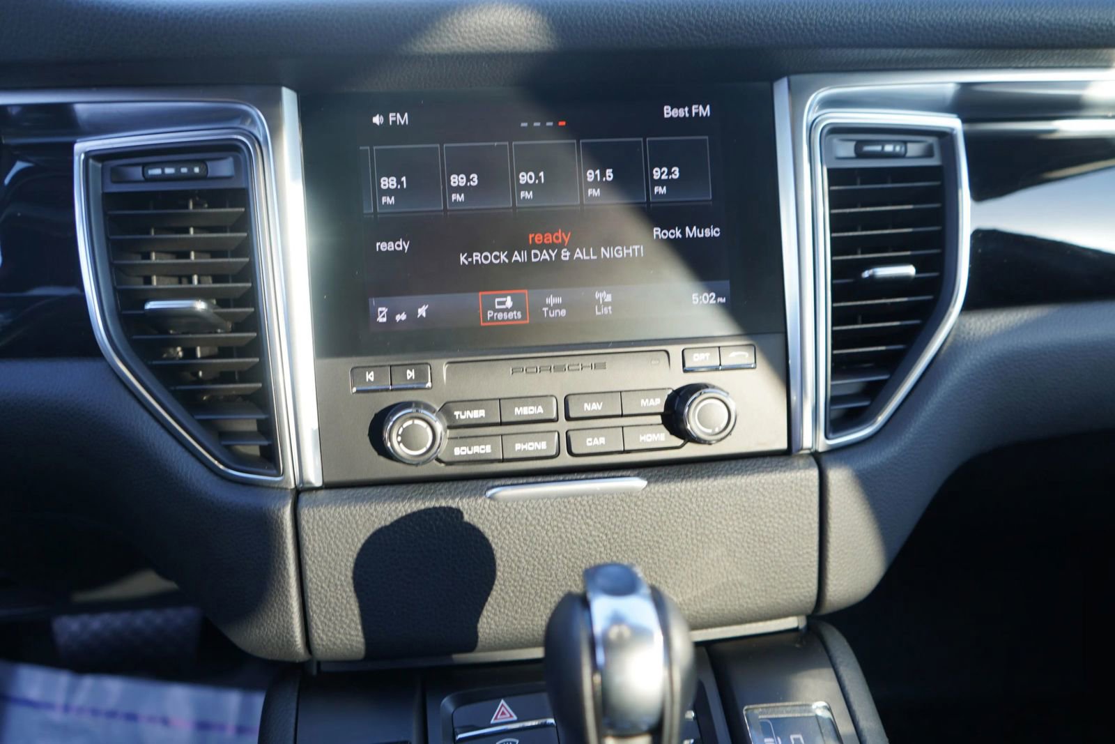 Used 2018 Porsche Macan S image 12