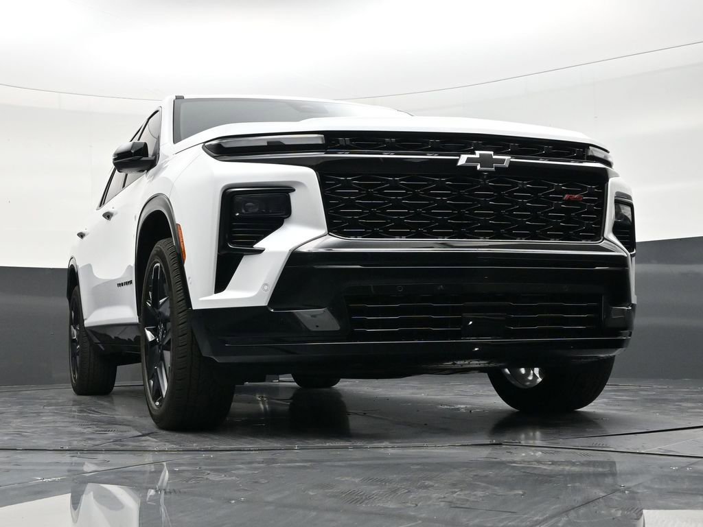 Used 2025 Chevrolet Traverse RS FWD image 27