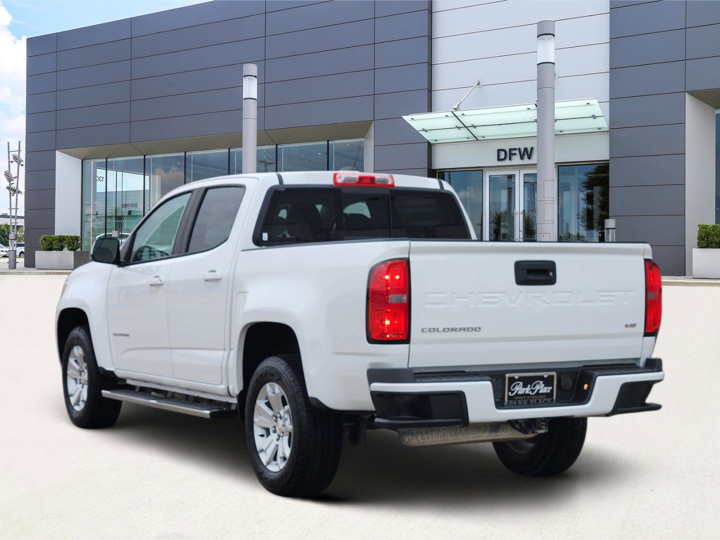 Used 2021 Chevrolet Colorado LT w/ LT Convenience Package image 4