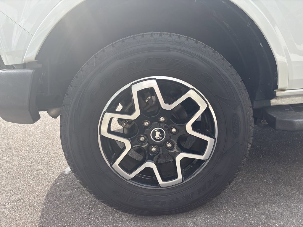 Used 2022 Ford Bronco Outer Banks image 13