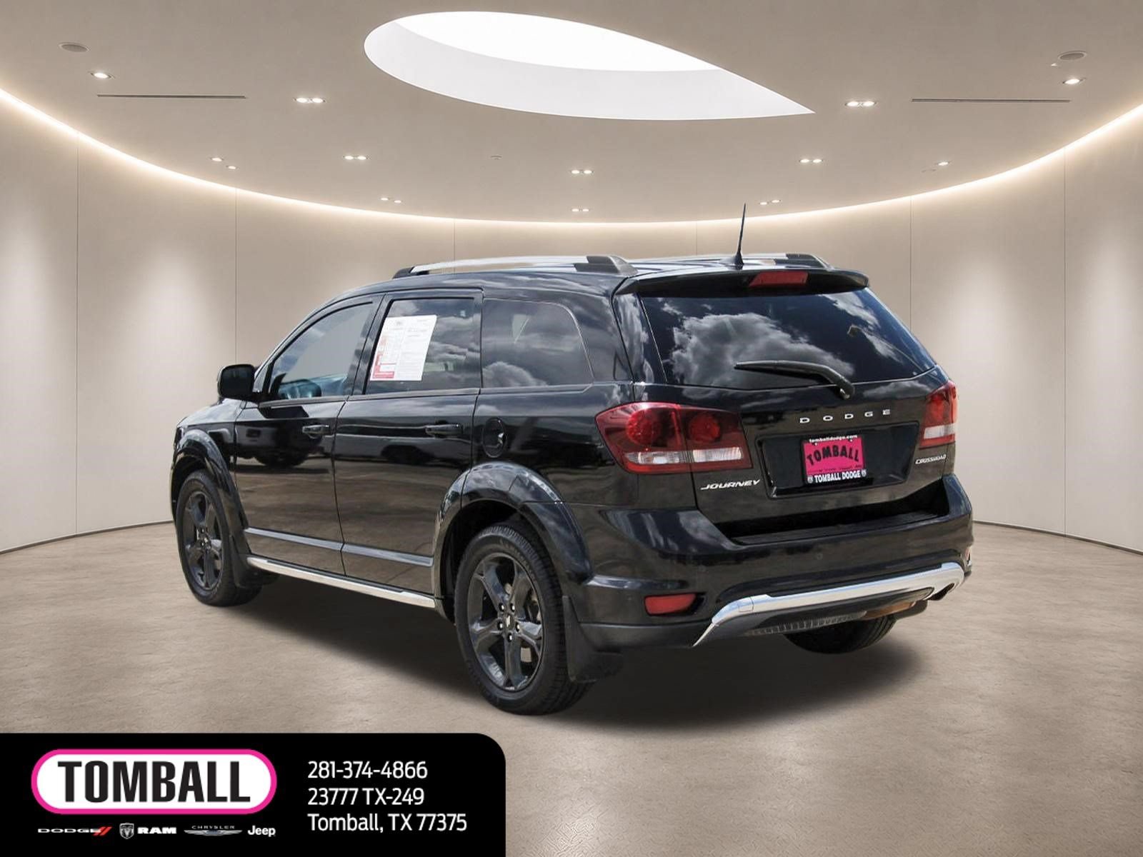 Used 2019 Dodge Journey Crossroad w/ Nav & Sun Group FWD image 5