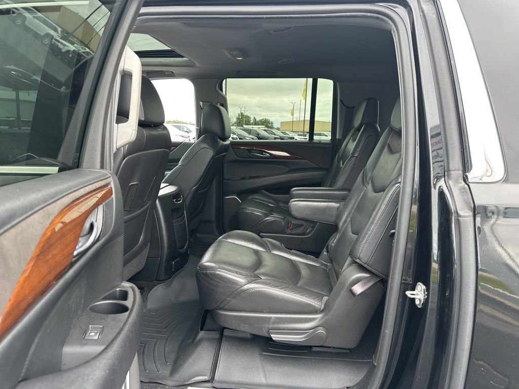 Used 2018 Cadillac Escalade ESV Luxury AWD/4WD image 20