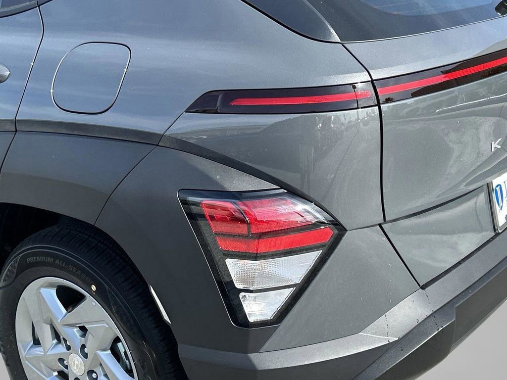 New 2026 Hyundai Kona SE image 15