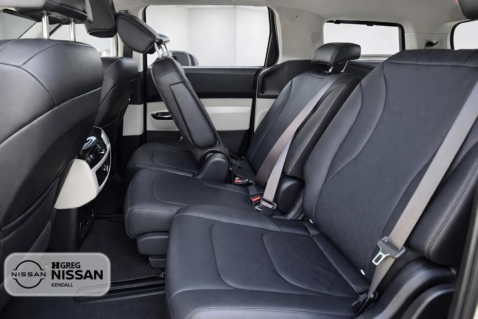 Used 2022 Kia Carnival EX FWD image 17