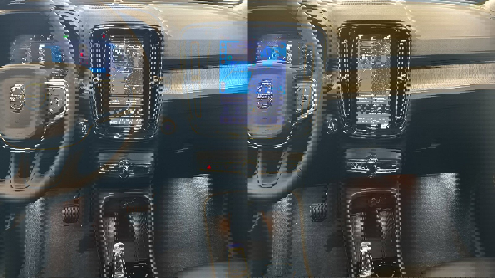 New 2026 Volvo XC40 B5 Ultra w/ Protection Package Premier image 11