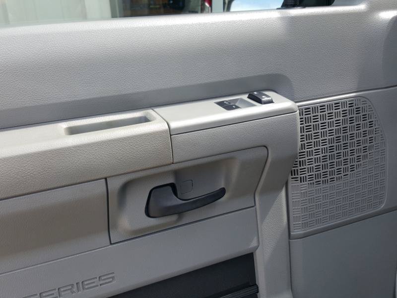Used 2014 Ford E-150 and Econoline 150 w/ Power Group RWD image 21